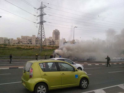 נס ב-443: משאית עלתה באש; אין נפגעים