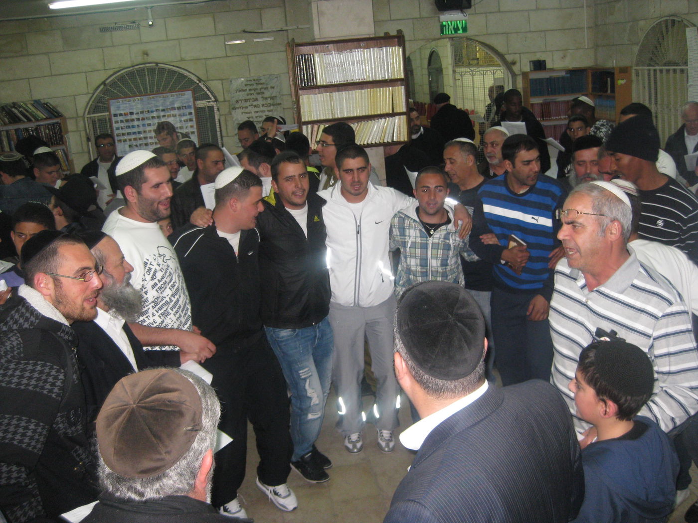 הגר"ע יוסף ביקש, הציבור ביצע