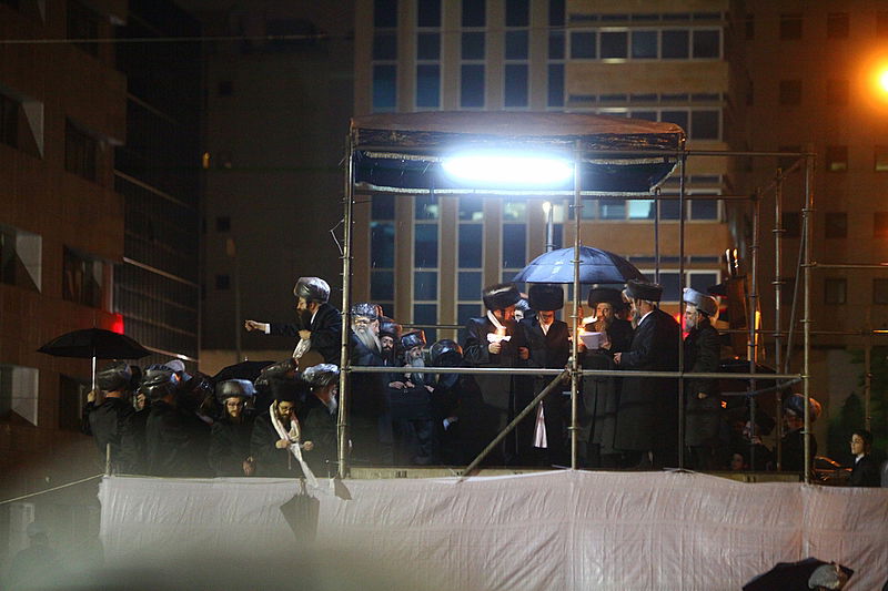 תחת גשם עז: חתונת בתו של כ"ק האדמו"ר מרחסמטריווקא