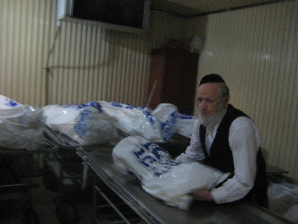 כיכר היום: דַּם עֲבָדָיו הַשָּׁפוּךְ