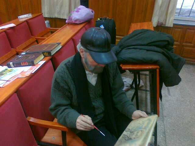 אומן בתחפושת: פורים סמוך לציון רבי נחמן מברסלב