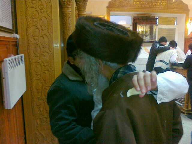 אומן בתחפושת: פורים סמוך לציון רבי נחמן מברסלב