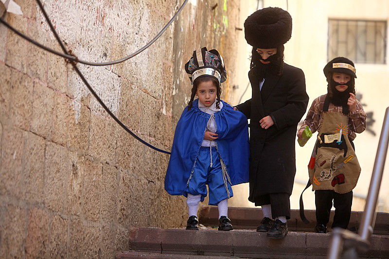 שמחה ללא הפסקה: ירושלים חוגגת פורים > תיעוד מרהיב