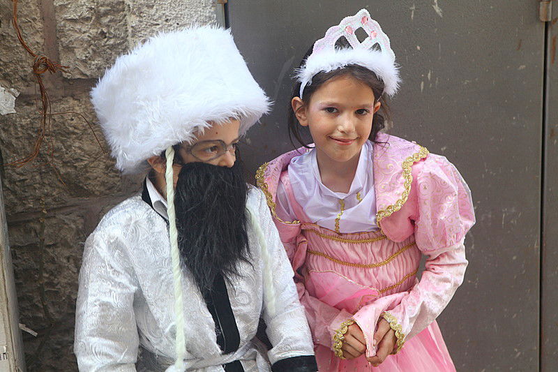 שמחה ללא הפסקה: ירושלים חוגגת פורים > תיעוד מרהיב