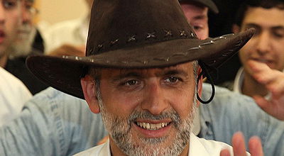 תיעוד מצולם: יו"ר ש"ס אלי ישי בשלל תחפושות במסיבת פורים