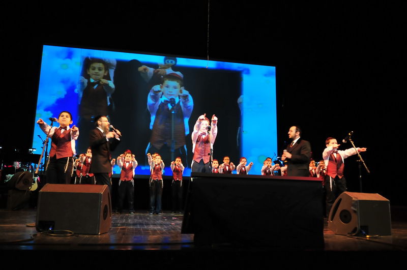 ליפא שמלצר ואברהם נפריד מציגים: תיאטרון יהודי