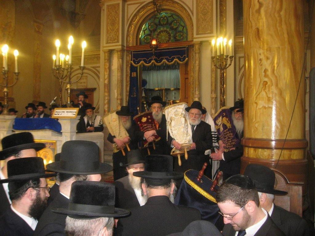 אנטוורפן חוגגת: הוכתר מרא דאתרא