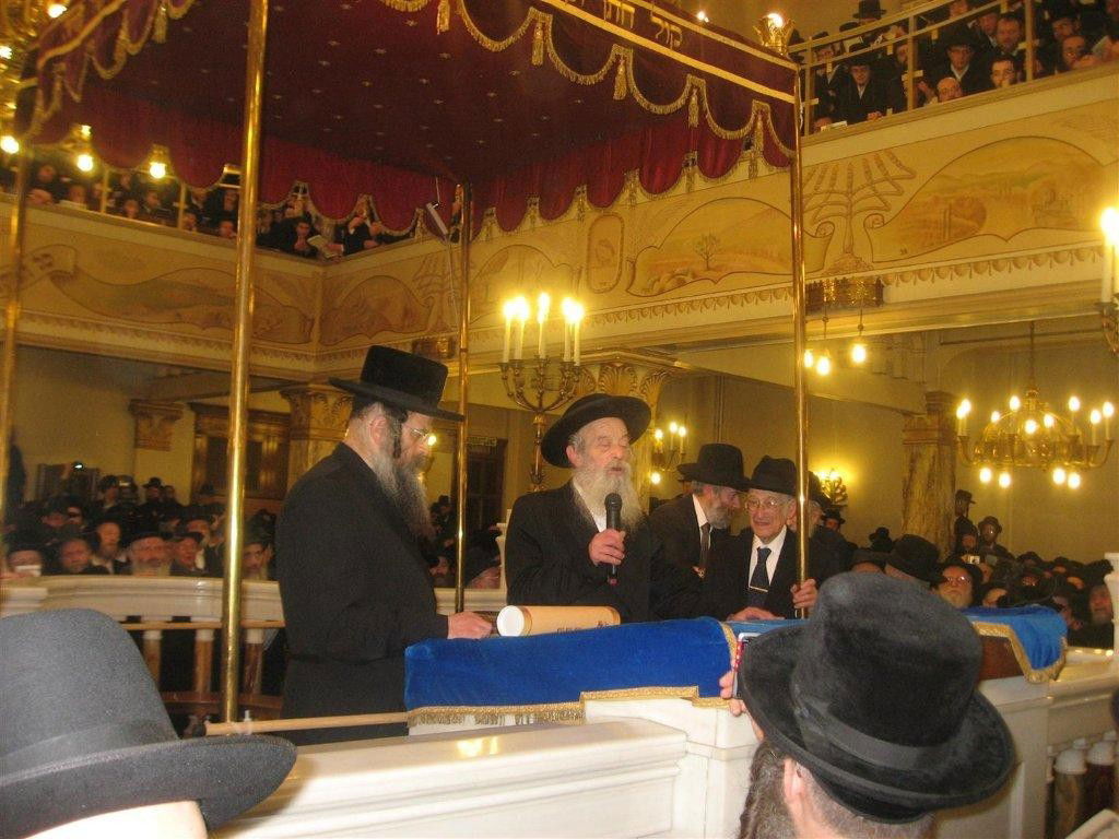 אנטוורפן חוגגת: הוכתר מרא דאתרא