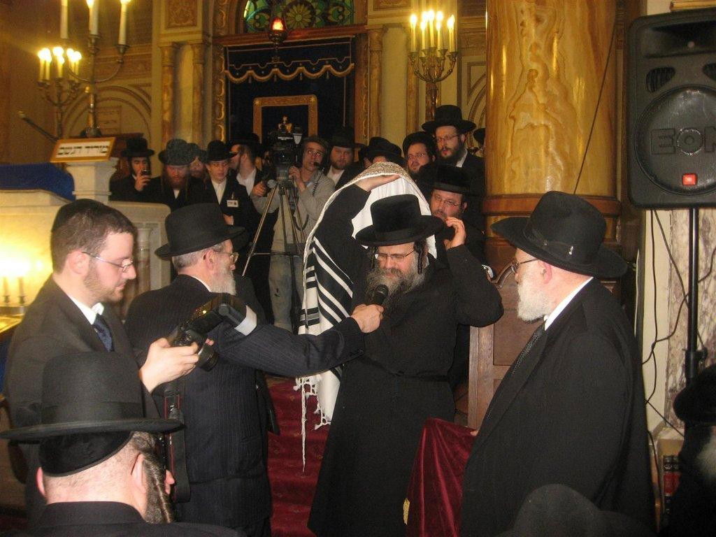 אנטוורפן חוגגת: הוכתר מרא דאתרא