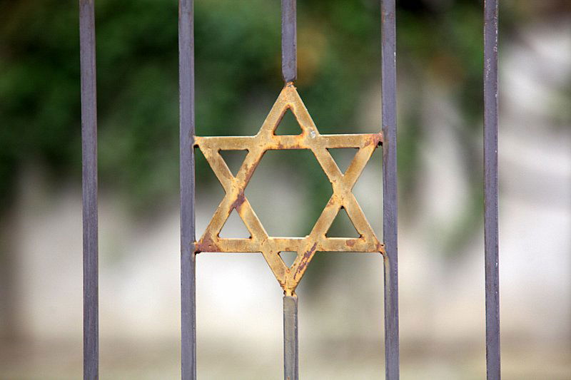 "אני מאמין" למרגלות קרון מטרבלינקה