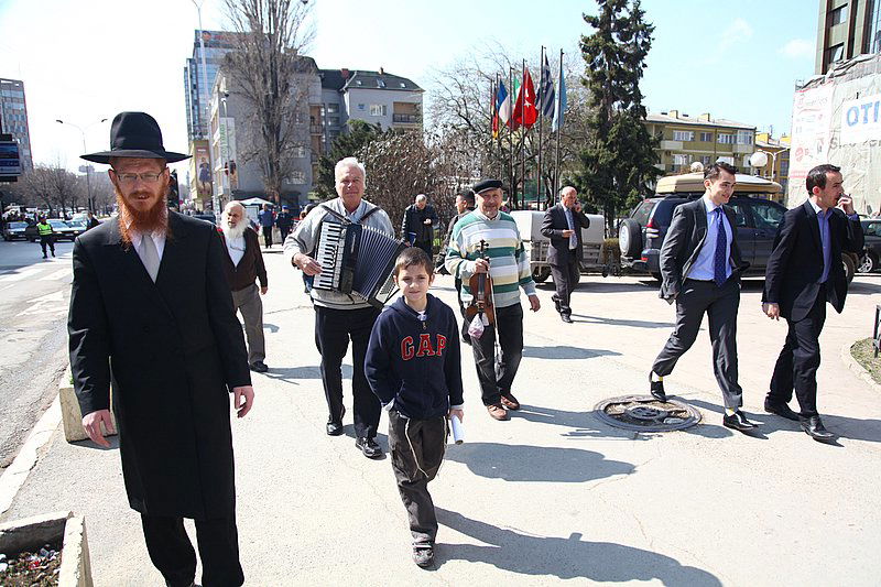 "אני מאמין" למרגלות קרון מטרבלינקה