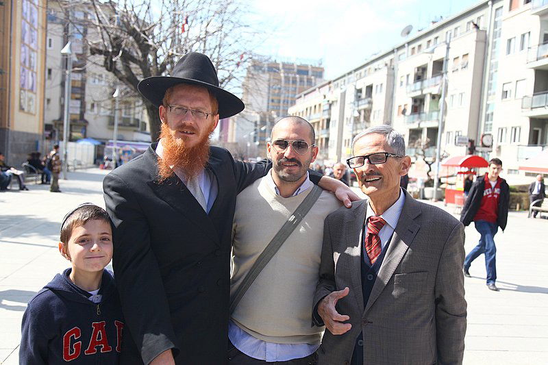 "אני מאמין" למרגלות קרון מטרבלינקה