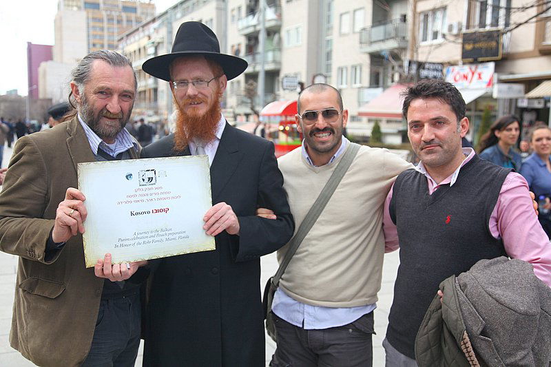 "אני מאמין" למרגלות קרון מטרבלינקה