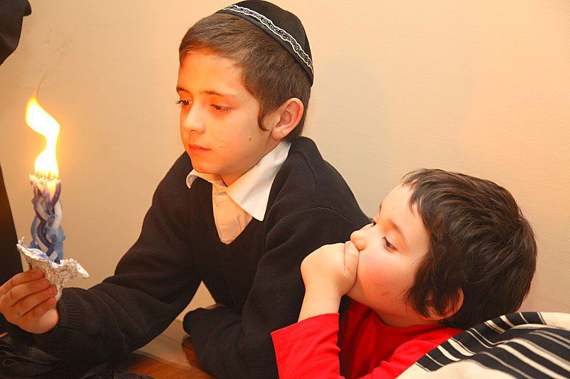 "אני מאמין" למרגלות קרון מטרבלינקה