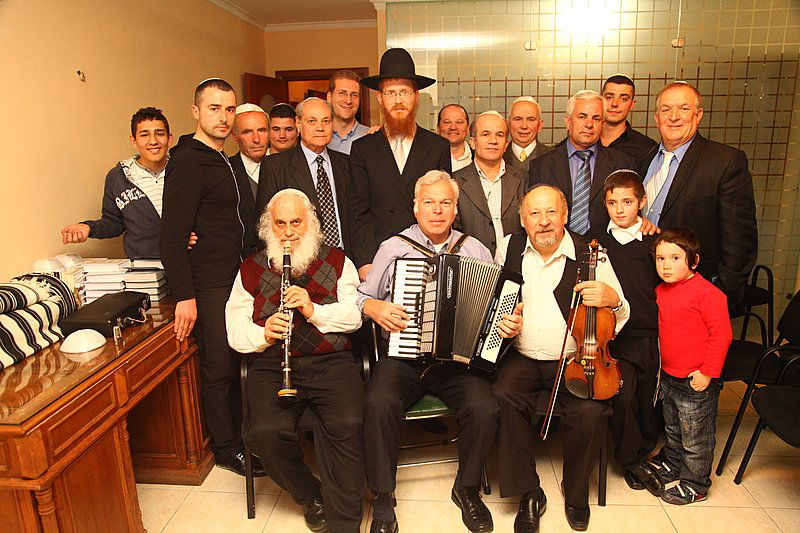 "אני מאמין" למרגלות קרון מטרבלינקה