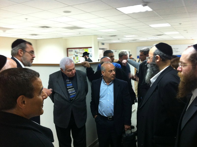 מבקר המדינה הגיע לבני-ברק: "אחוז האלימות הנמוך בארץ"