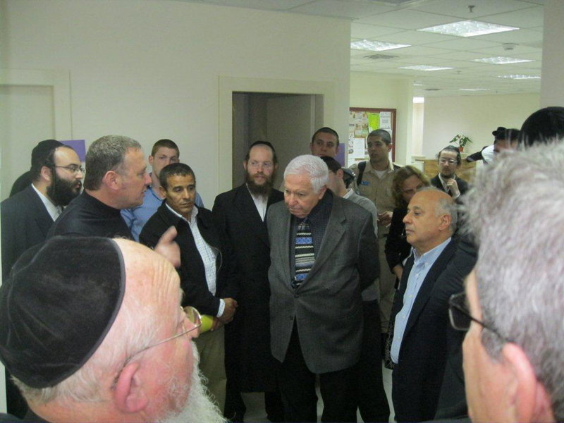 מבקר המדינה הגיע לבני-ברק: "אחוז האלימות הנמוך בארץ"