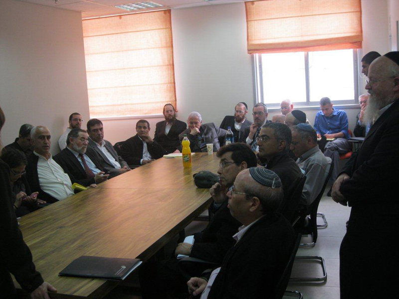 מבקר המדינה הגיע לבני-ברק: "אחוז האלימות הנמוך בארץ"