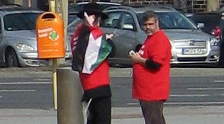 בהפגנה פלסטינית בברלין: צעיר חרדי