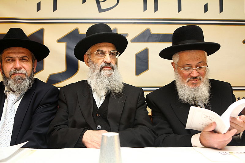 בעיצומם של ימי "בין הזמנים": כנס תורה עם מרן הגר"ע יוסף