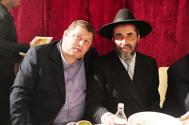 צפו: הנס של רבי יעקב גאגולה נחגג באירוע יוקרה