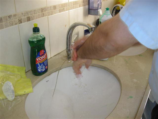 שלב אחרי שלב: כך אופים מצות עבודת יד