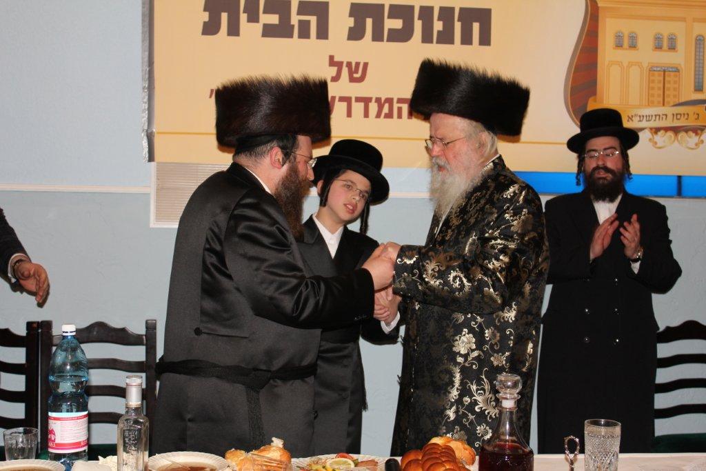 בחזרה לשְטֶטְל: מסע עם האדמו"ר ממונקאטש