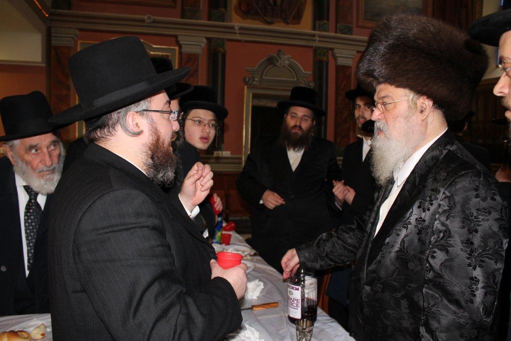 בחזרה לשְטֶטְל: מסע עם האדמו"ר ממונקאטש