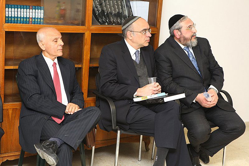 הרב אמסלם השיק את תנועת "עם שלם"