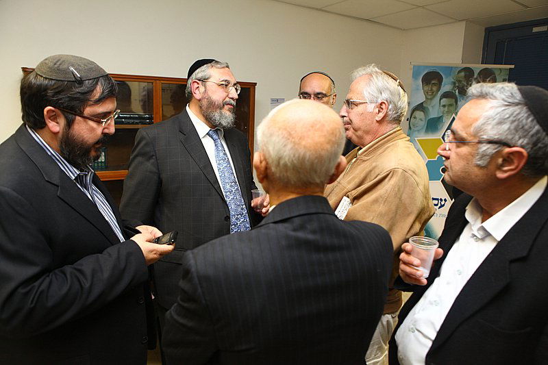 הרב אמסלם השיק את תנועת "עם שלם"