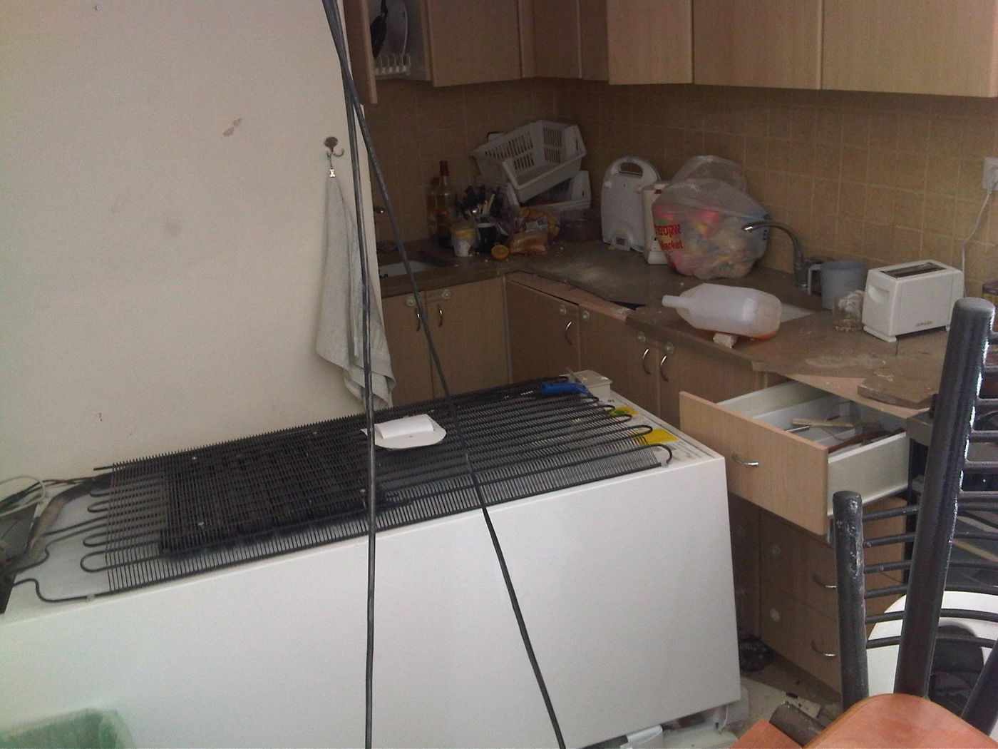 וונדליזם בבתי ורשא: סיקריקים תקפו אברך וזרעו הרס בדירתו