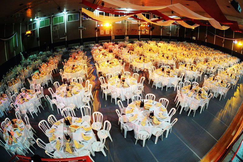 סדר עולמי: מאות אלפי יהודים הסבו בבתי-חב"ד ברחבי תבל