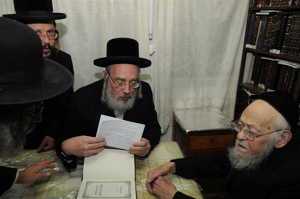 גלריה: אייכלר הגיע להתברך אצל מרן הגרי"ש אלישיב