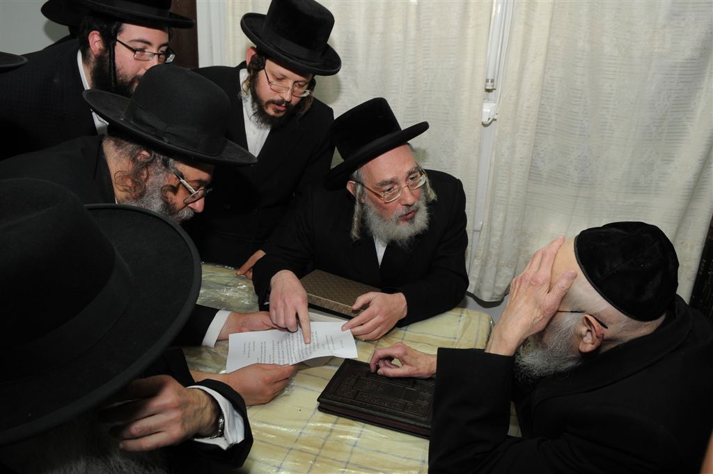 גלריה: אייכלר הגיע להתברך אצל מרן הגרי"ש אלישיב