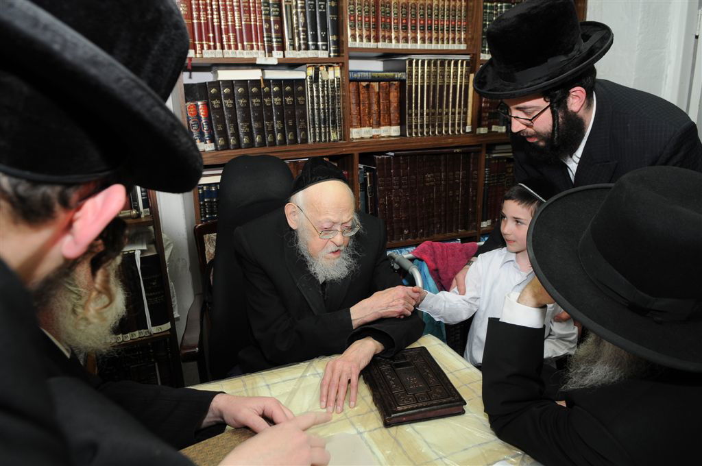 גלריה: אייכלר הגיע להתברך אצל מרן הגרי"ש אלישיב
