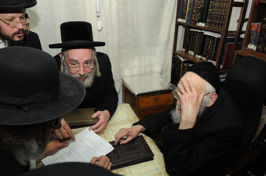 גלריה: אייכלר הגיע להתברך אצל מרן הגרי"ש אלישיב