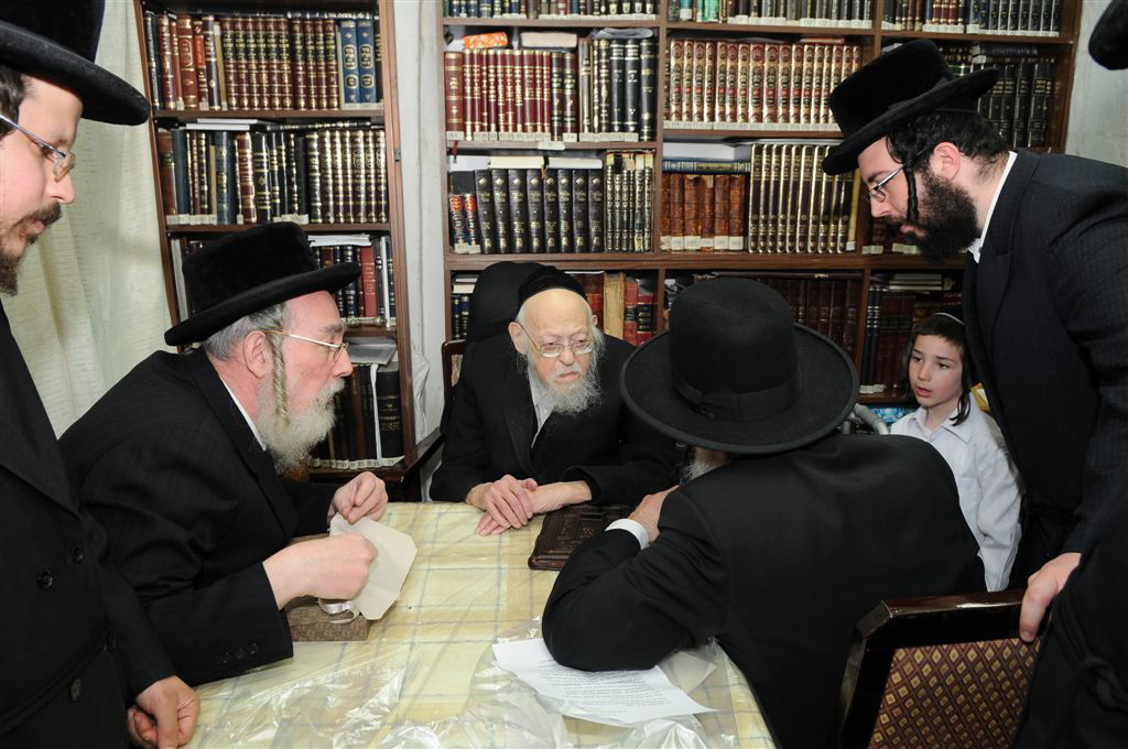 גלריה: אייכלר הגיע להתברך אצל מרן הגרי"ש אלישיב