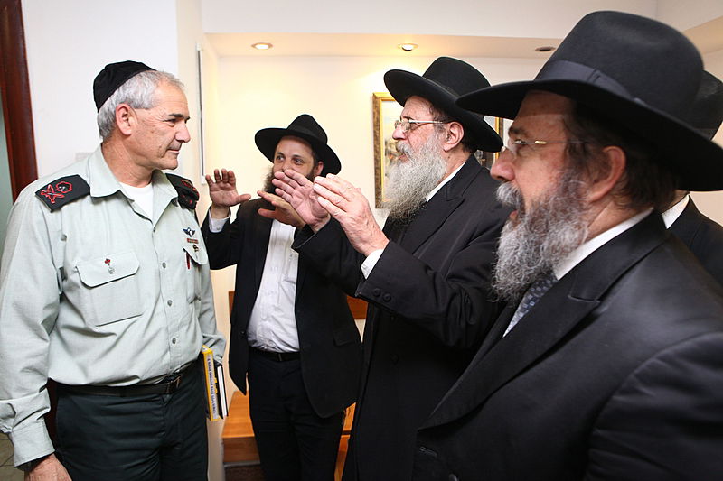 תיעוד: ראשי המדינה קיבלו מצות שמורות