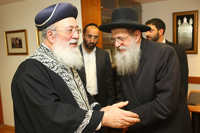 תיעוד: ראשי המדינה קיבלו מצות שמורות