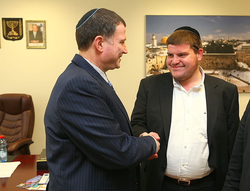 תיעוד: ראשי המדינה קיבלו מצות שמורות