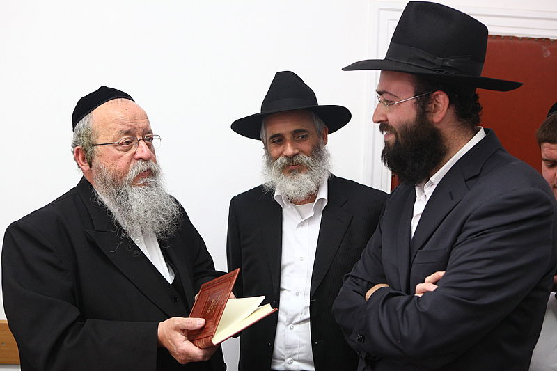 תיעוד: ראשי המדינה קיבלו מצות שמורות