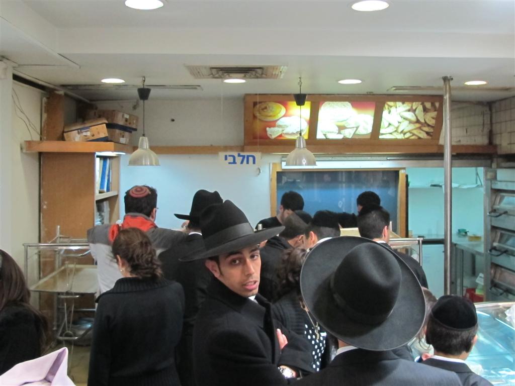 תמונות: מסתערים על החמץ בירושלים