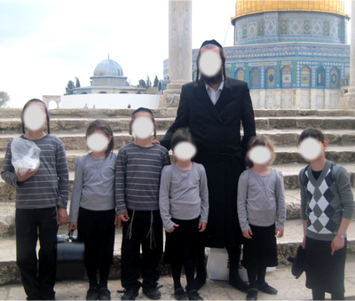 תקדים: 50 חרדים עלו להר הבית בפסח