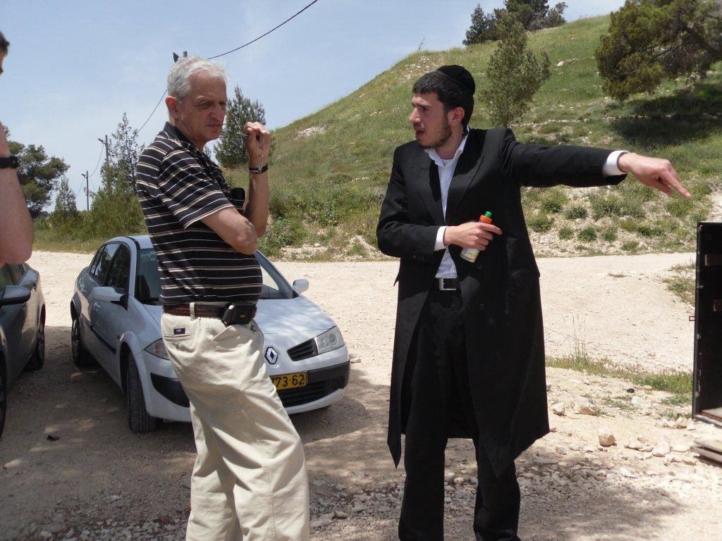 תמונות: ניצולי הפיגוע בקבר יוסף משחזרים עם נחום ברנע