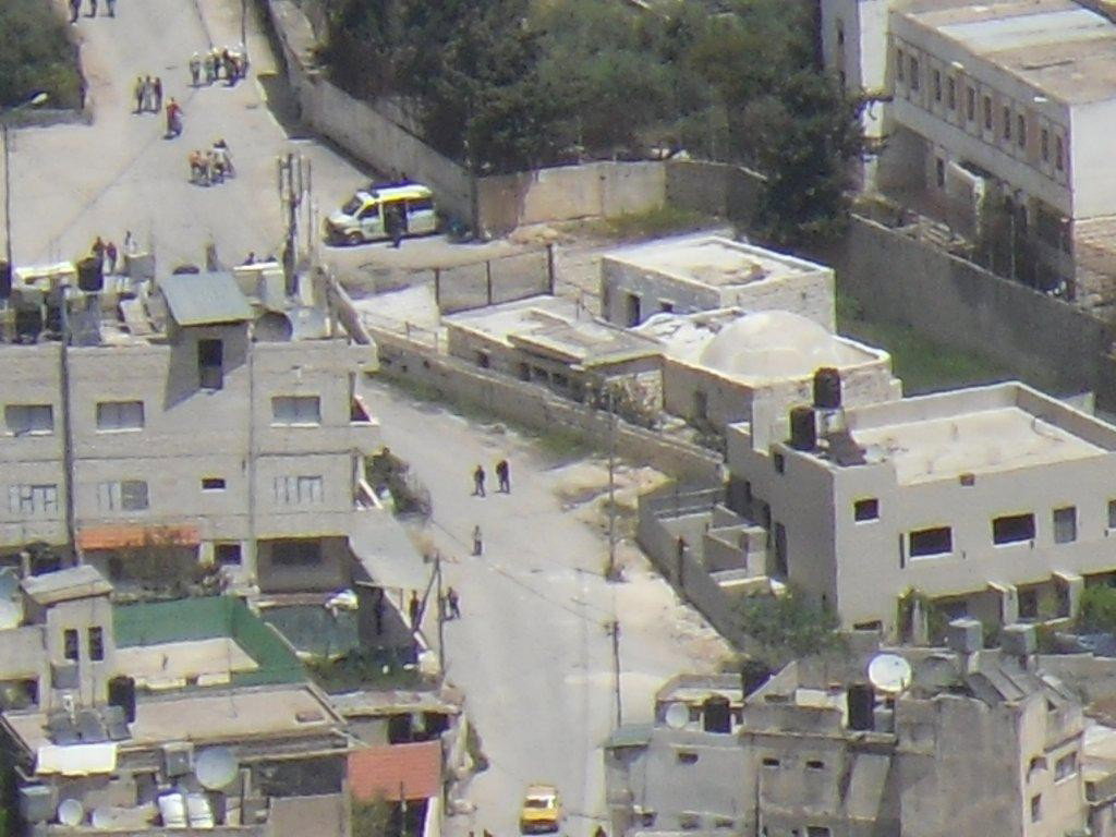 תמונות: ניצולי הפיגוע בקבר יוסף משחזרים עם נחום ברנע