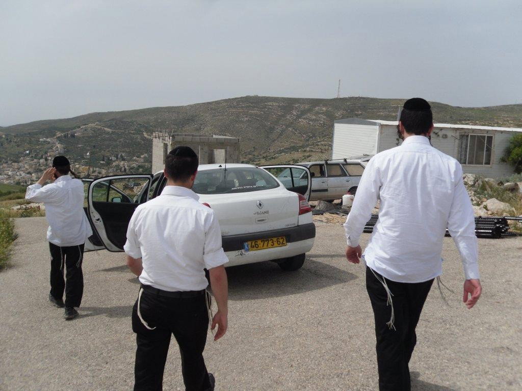 תמונות: ניצולי הפיגוע בקבר יוסף משחזרים עם נחום ברנע