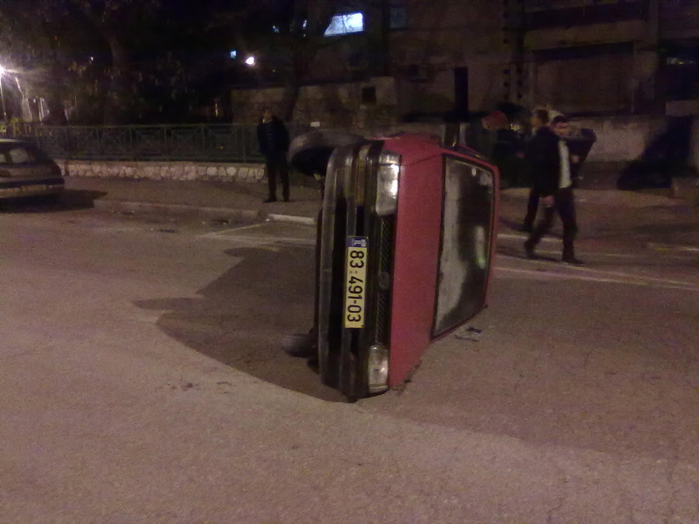 זה לא משחק: נערים הפכו רכב בירושלים