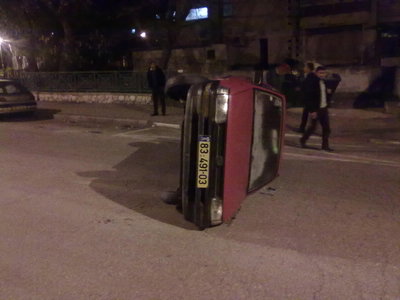 זה לא משחק: נערים הפכו רכב בירושלים