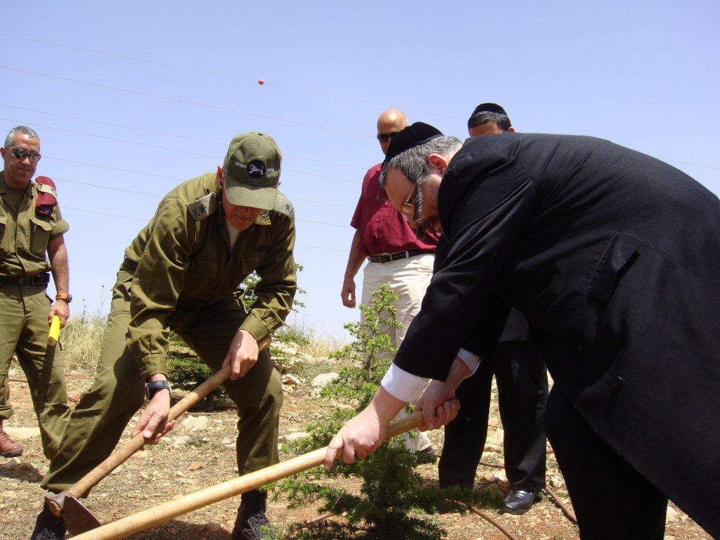 ביתר-עילית: ראש העיר ואלוף הפיקוד קראו פרקי תהילים
