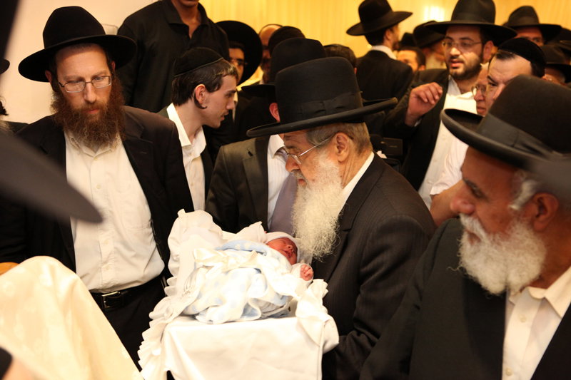 גלריה: ´האיש של דרעי´ חגג, הגר"ח היה סנדק